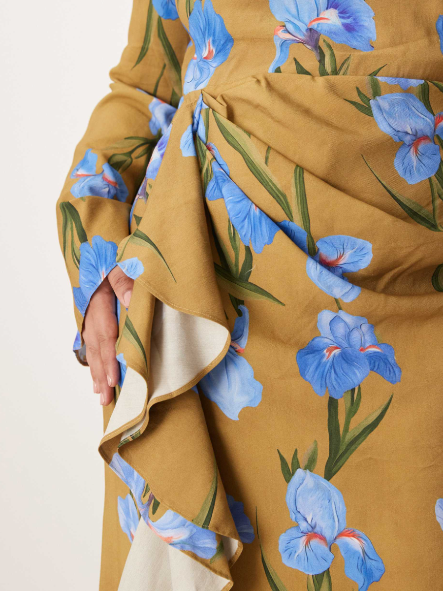 Long Sleeve Maxi Dress With Oversize Floral Print Ruffled Skirt