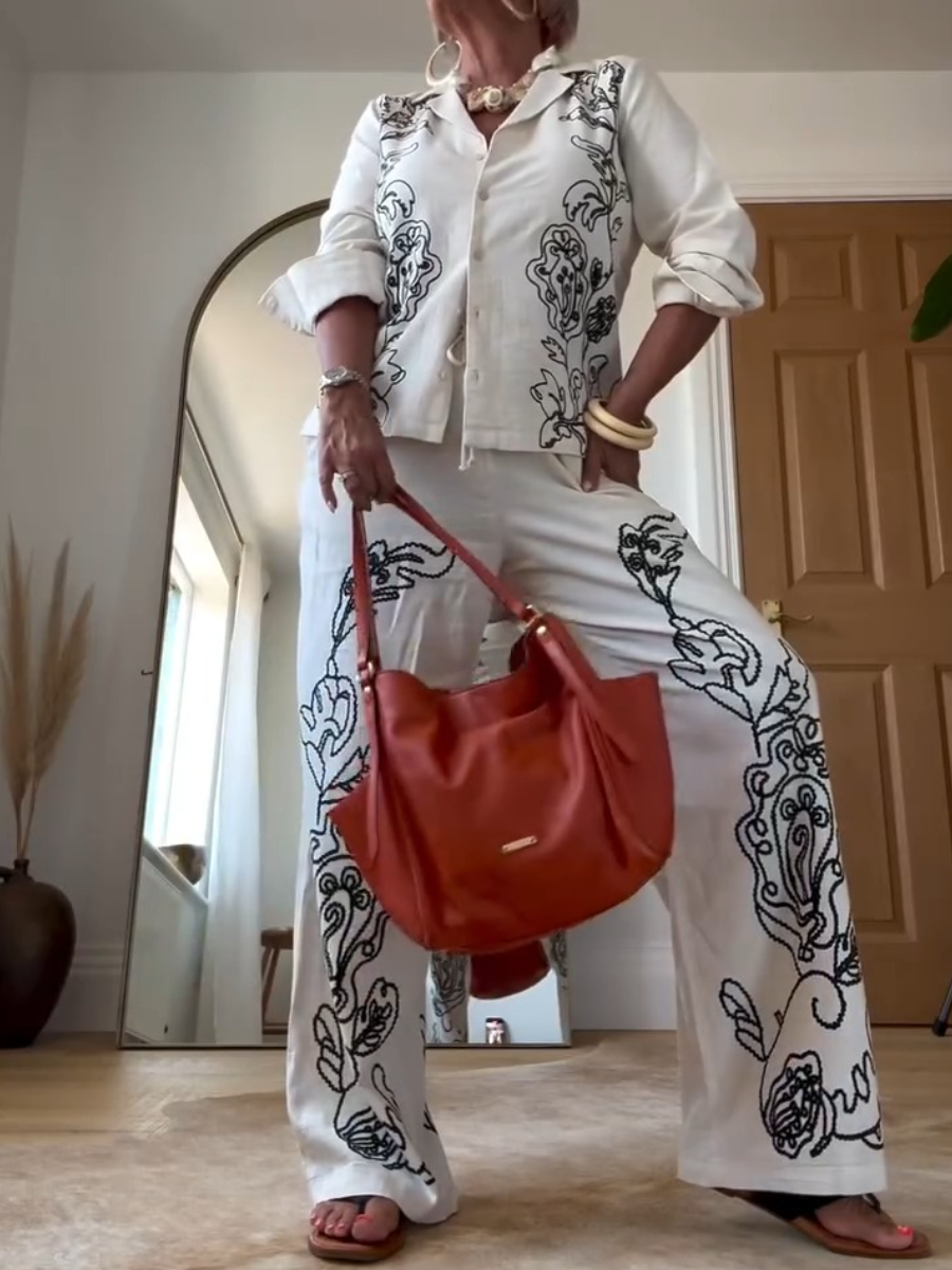 Penelope Suit With A Shirt And Trousers