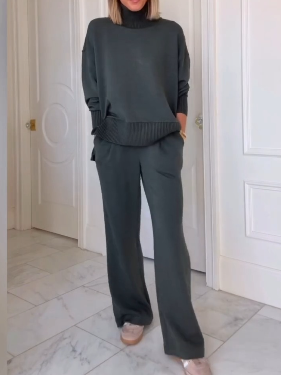 Comfy Barker High Neck Travel Suit